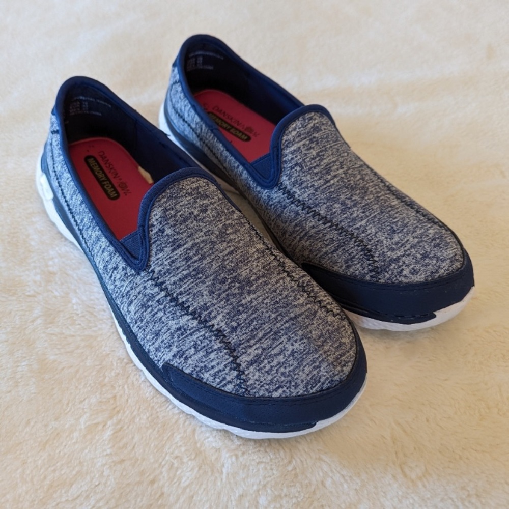 Like New: Danskin Now Athletic Slip On Shoe/Sneakers Women's Size 10